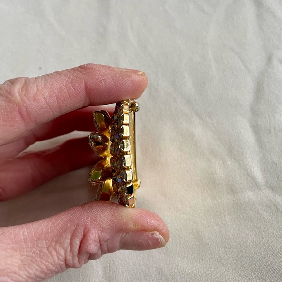 Vintage Aurora Borealis Rhinestone Brooch - Picture 3 of 9